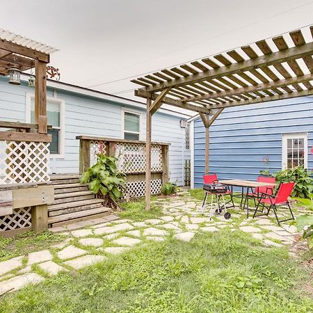 Galveston Cottage About 1 Mi To Beach Pet Friendly! Экстерьер фото