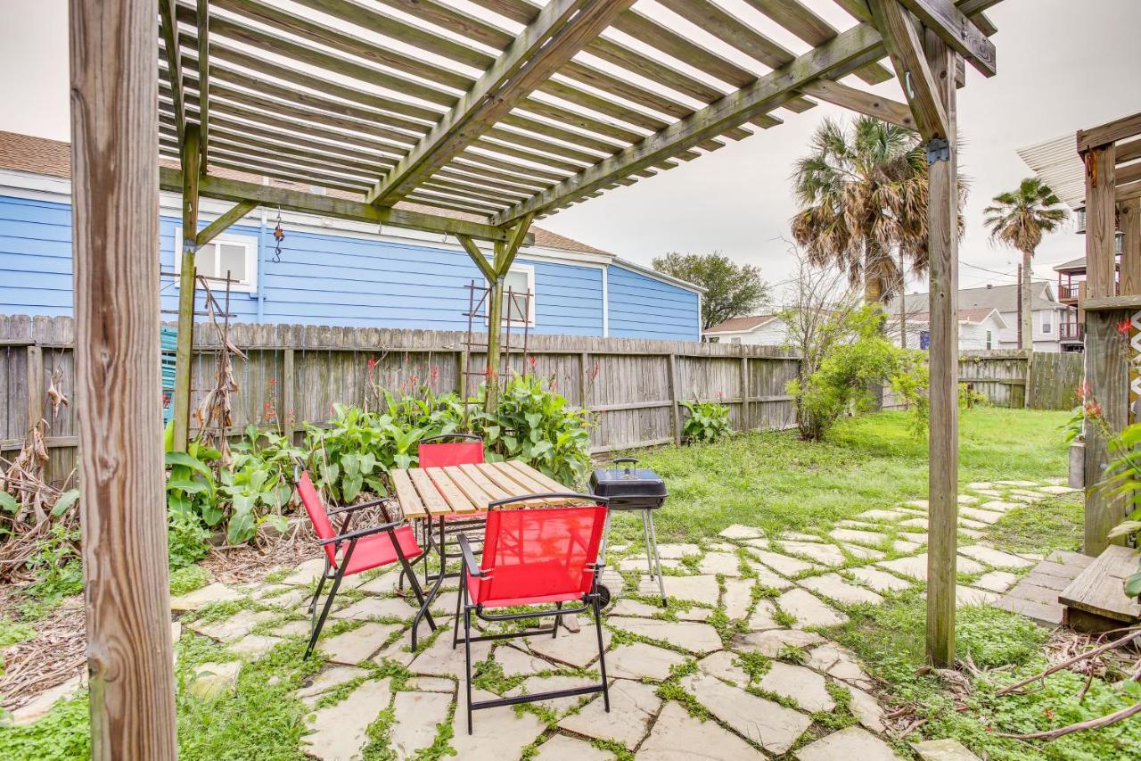 Galveston Cottage About 1 Mi To Beach Pet Friendly! Экстерьер фото
